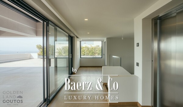 photo 15 Contemporary Villa in Voula