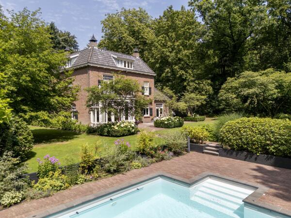 photo 45 Burgemeester de Manlaan 98