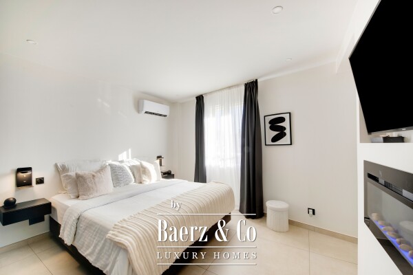 photo 18 Renovated 2-bedroom apartment for sale – Saint-Raphaël city centre – large south-facing terrace – 2 en-suite bedrooms