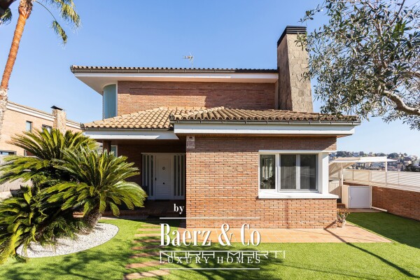 photo 2 Independent house with a pool, garden, and large terraces in La Plana – Bellsoleig