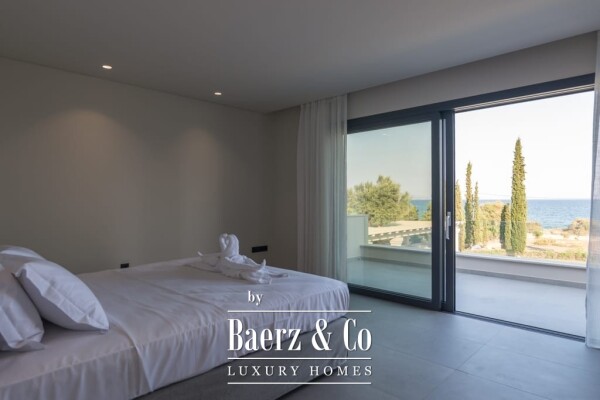 photo 29 Seafront Elegance in Porto Heli - Petrothalassa