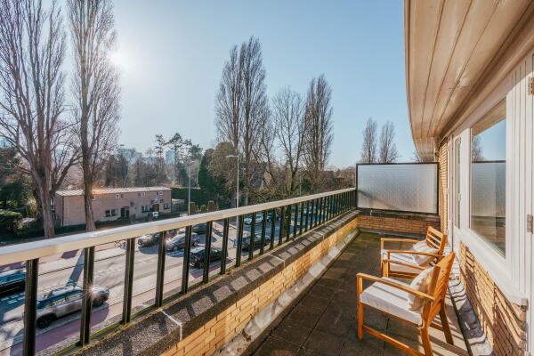 photo 38 Diepenbrockstraat 18